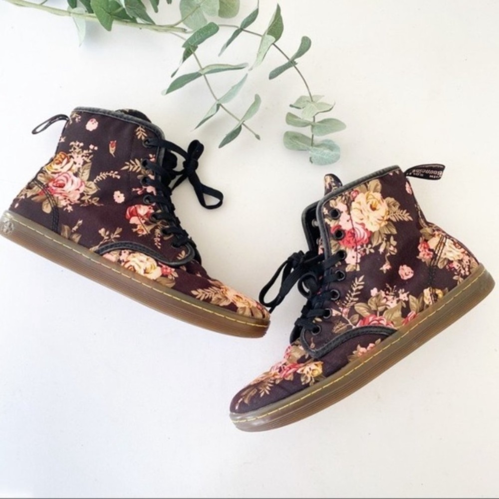 Dr. Martins Shoreditch Canvas Boot Floral